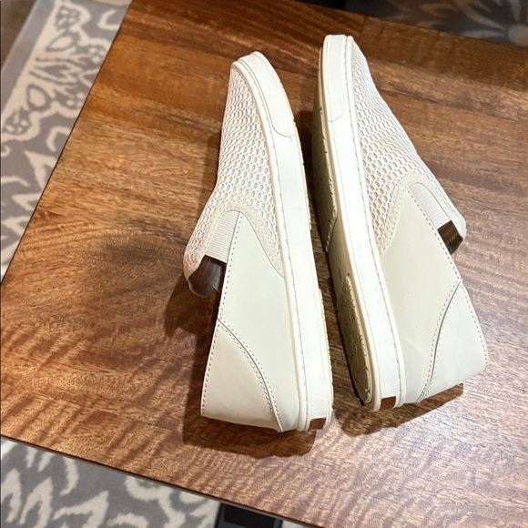 OluKai Pehuea Shoes. Cream color. Sz. 7. Slip on loafers. Boat shoes. - Picture 4 of 8